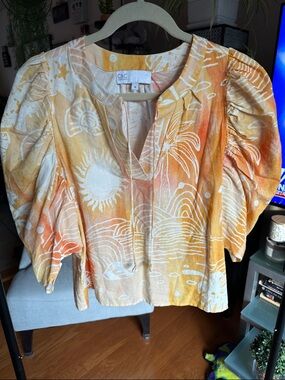 C&C California Sunset Print Puff-Sleeve Blouse in Yellow and Orange